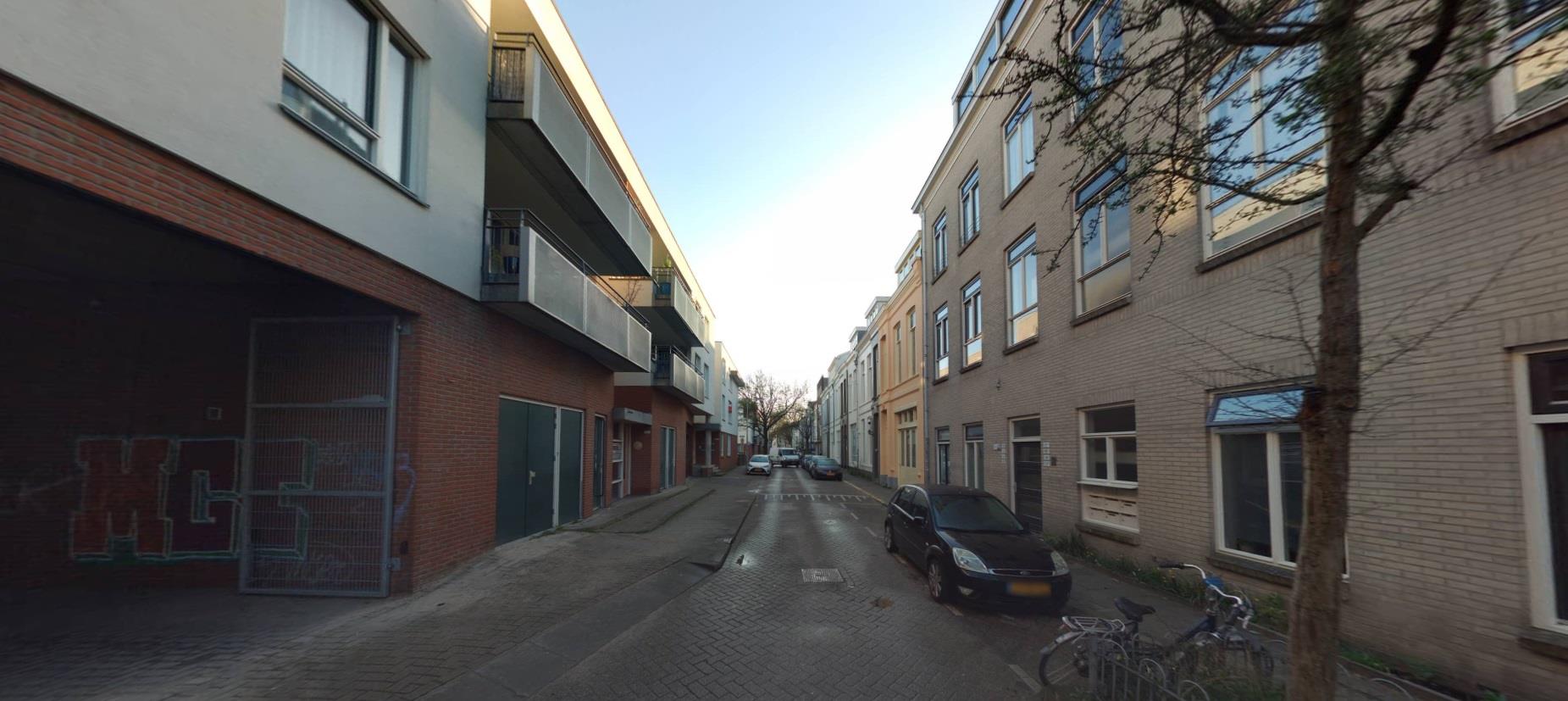 Driekoningendwarsstraat 18